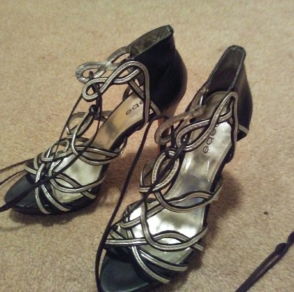 Bebe 👠 heels - Picture 2 of 7